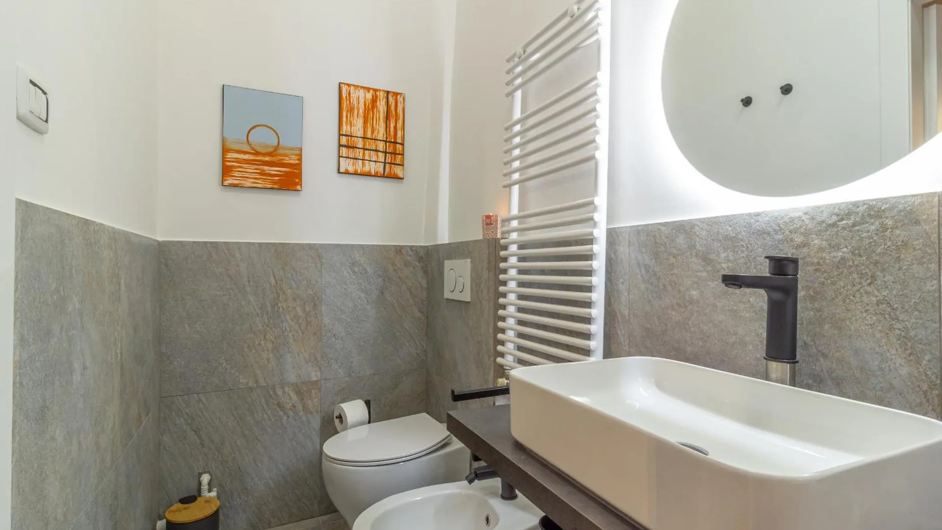 Cozy Threeroom Apartment In The Heart Of Bologna