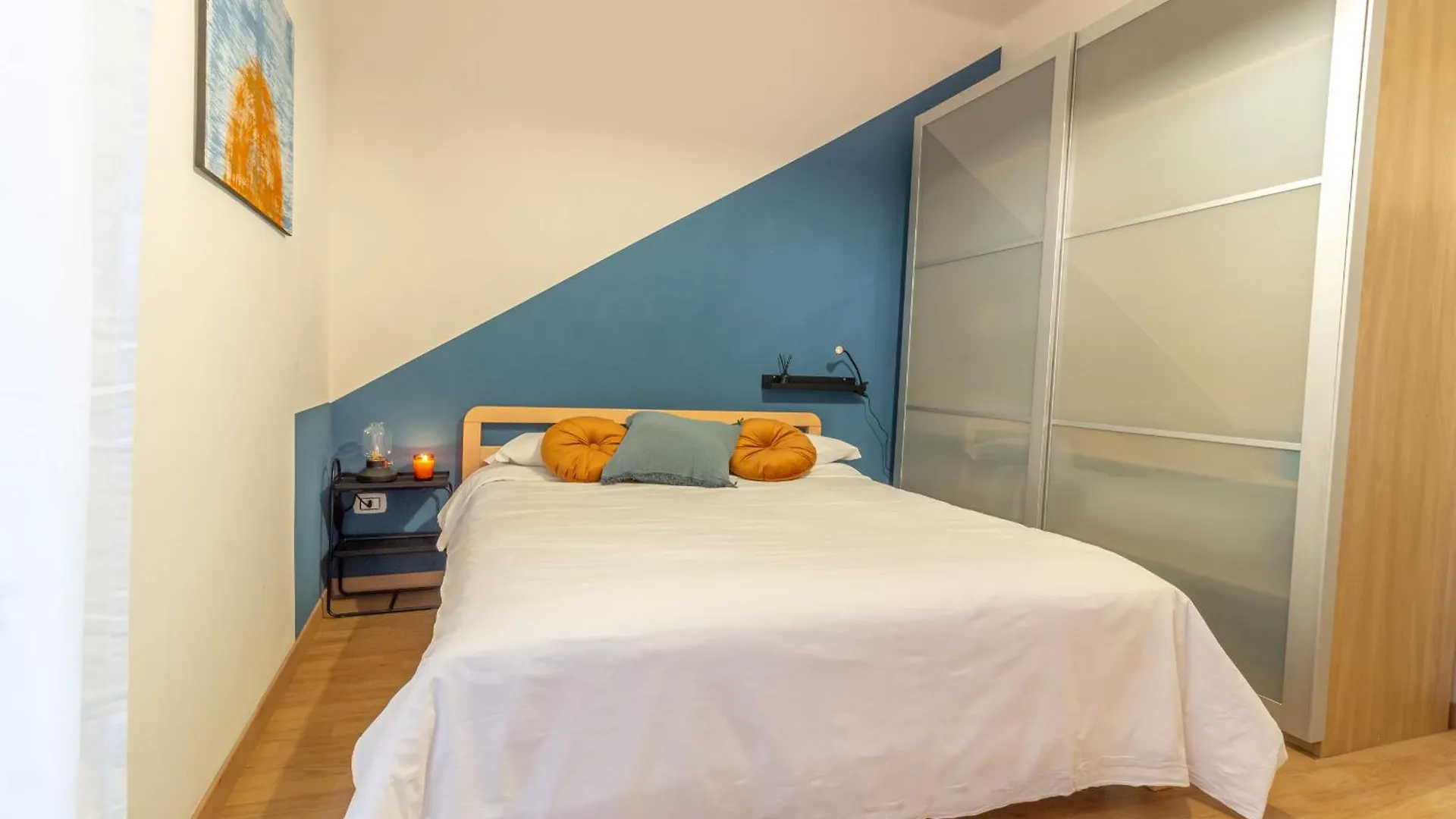 Cozy Threeroom Apartment In The Heart Of Bologna 0*,