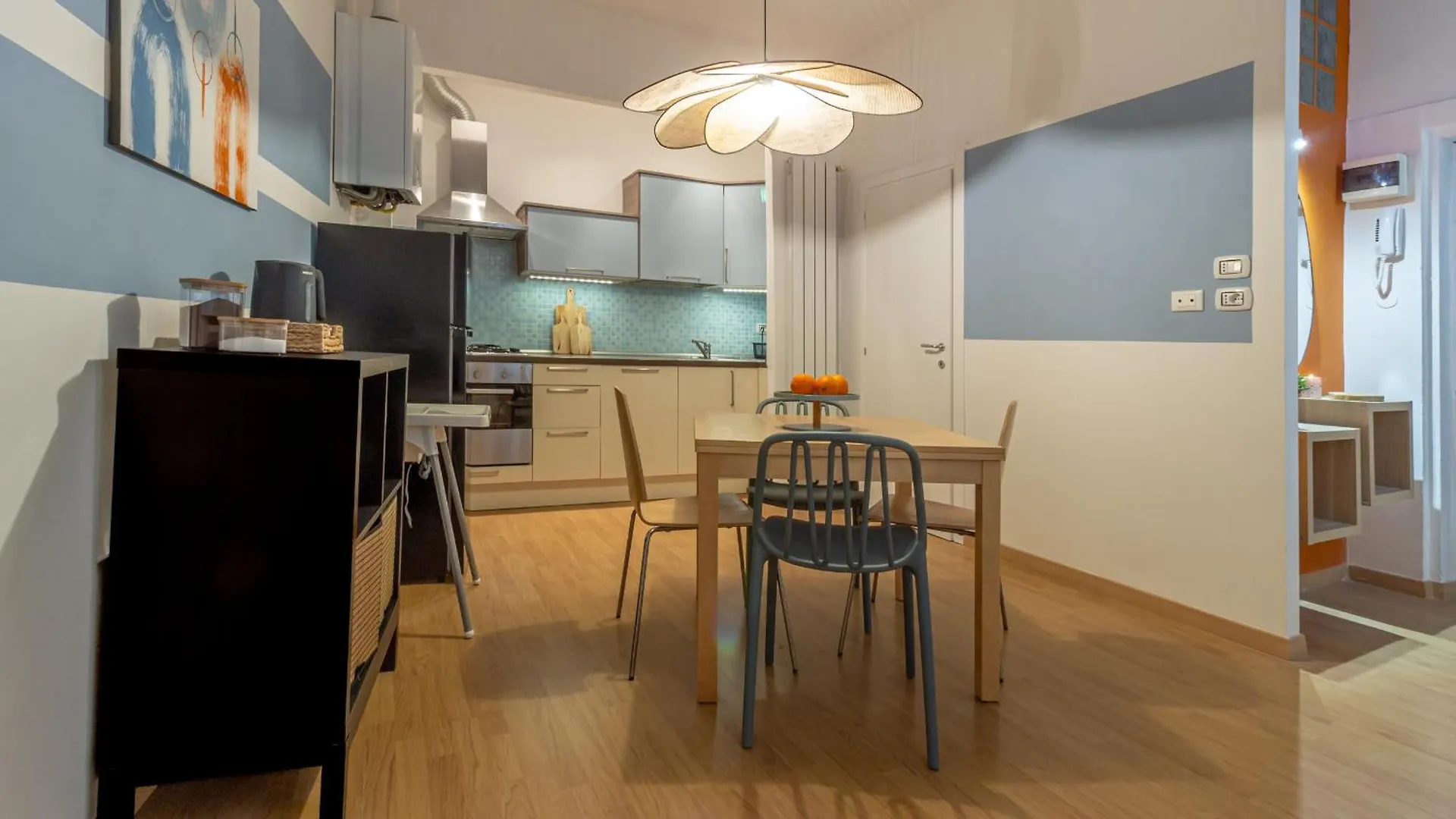 Cozy Threeroom Apartment In The Heart Of Bologna